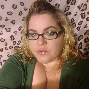 Meet your Posher, Alicia